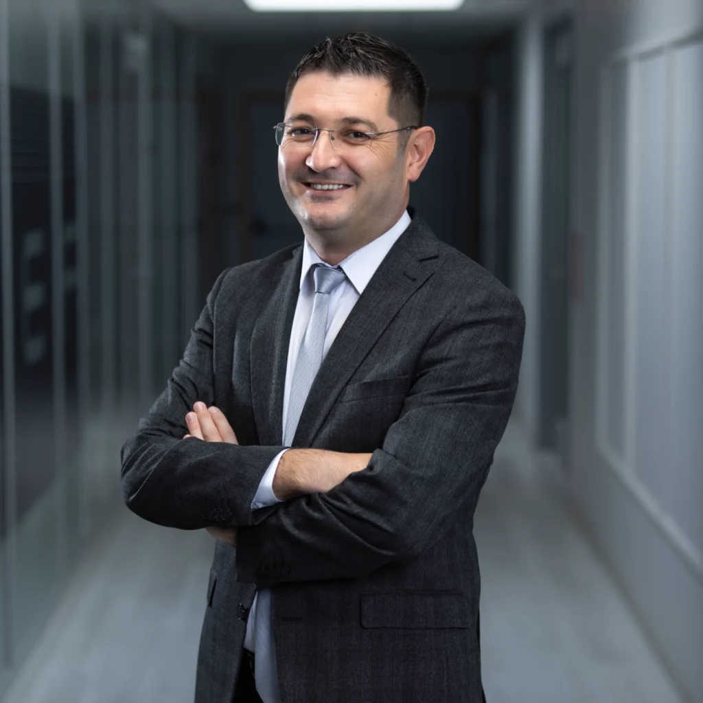 Yönetim Ekibi Cüneyt Çolak